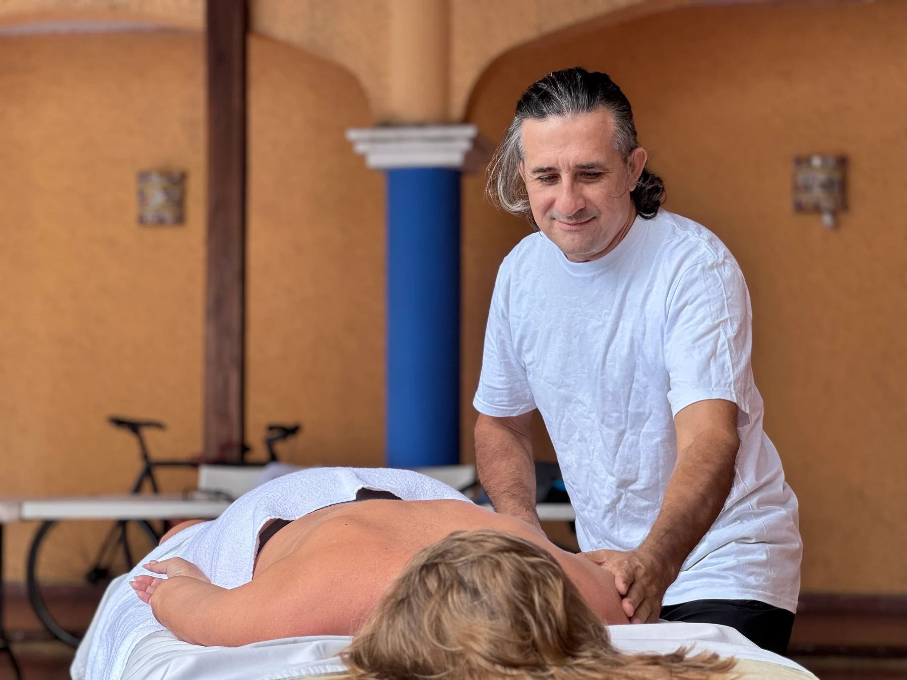The massage in a quiet outdoor space